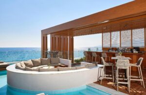 Enorme Hotels & Villas