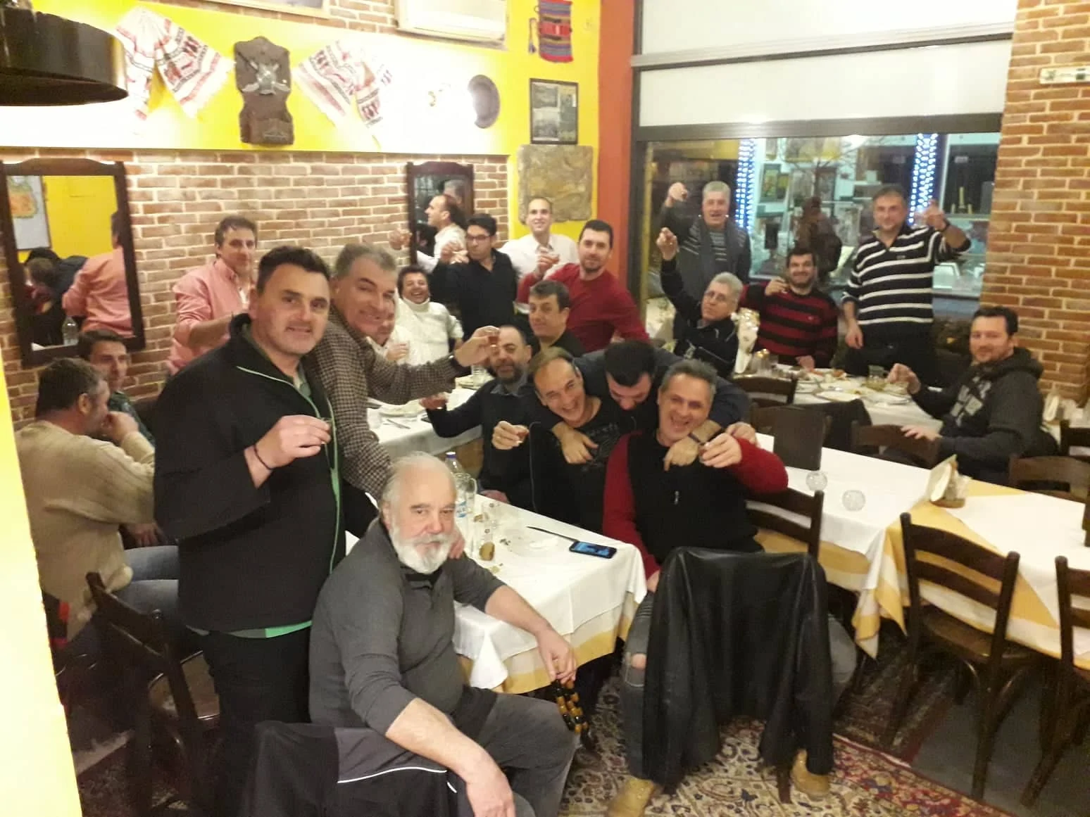 Κρητικό Παραδοσιακό Μεζεδοπωλείο Ταβέρνα